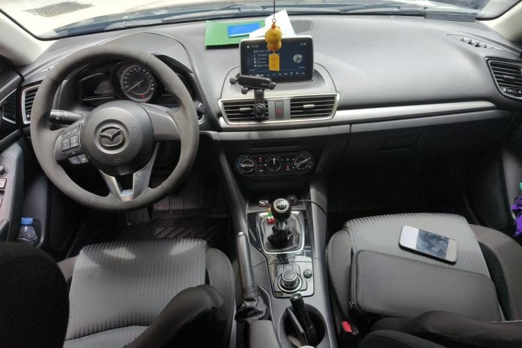 Used Mazda 3 Axela 2014 Sedan 1.5L Manual Comfort Model Center Console