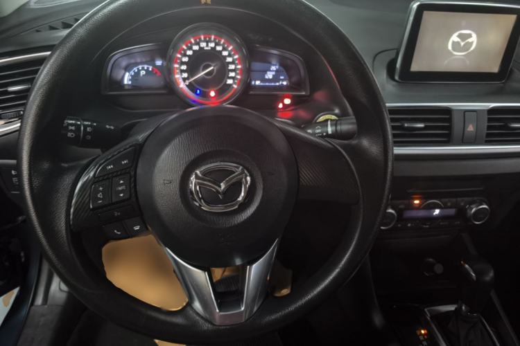 Used Mazda 3 Axela 2014 Sedan 1.5L Automatic Luxury Model Center Console