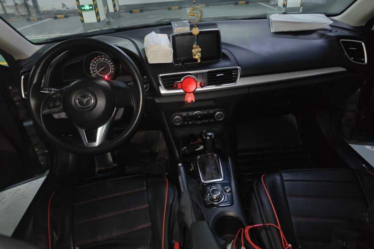 Used Mazda 3 Axela 2014 Sedan 1.5L Automatic Luxury Model Center Console