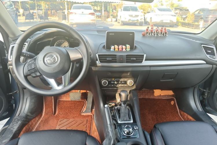 Used Mazda 3 Axela 2014 Sedan 1.5L Automatic Luxury Model Center Console