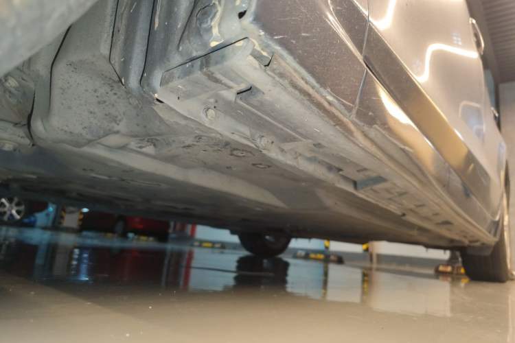 Used Mazda 3 Axela 2014 Sedan 2.0L Automatic Sport Model Chassis Front Left