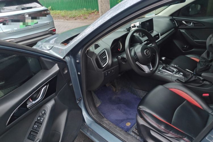 Used Mazda 3 Axela 2014 Sedan 1.5L Automatic Comfort Model Driver Seat