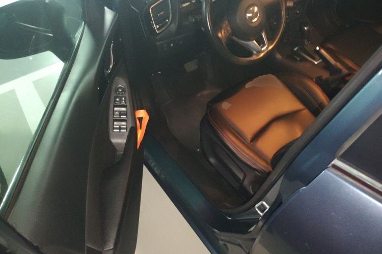 Used Mazda 3 Axela 2014 Sedan 1.5L Automatic Comfort Model Driver Seat