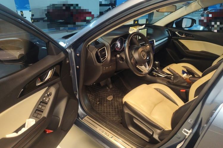 Used Mazda 3 Axela 2014 Sedan 2.0L Automatic Sport Model Driver Seat