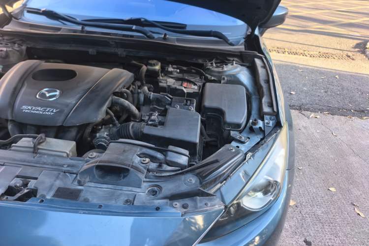 Used Mazda 3 Axela 2014 Sedan 1.5L Automatic Luxury Model Engine Bay Left