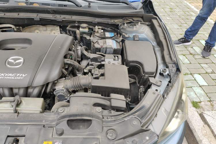 Used Mazda 3 Axela 2014 Sedan 1.5L Automatic Comfort Model Engine Bay Left