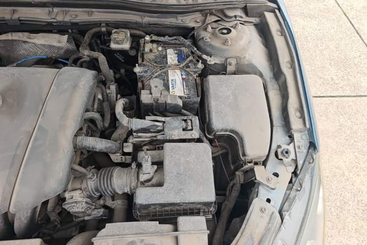 Used Mazda 3 Axela 2014 Hatchback 1.5L Automatic Luxury Model Engine Bay Left