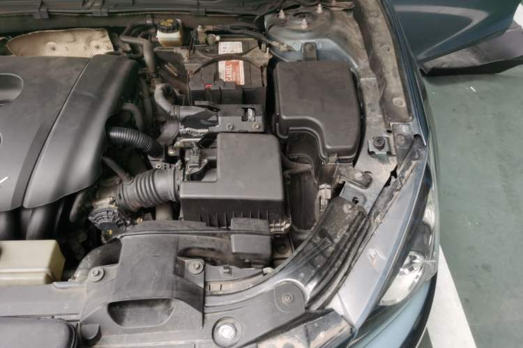 Used Mazda 3 Axela 2014 Hatchback 1.5L Automatic Luxury Model Engine Bay Left