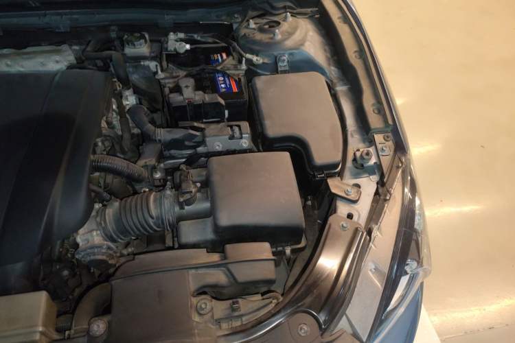 Used Mazda 3 Axela 2014 Sedan 2.0L Automatic Sport Model Engine Bay Left