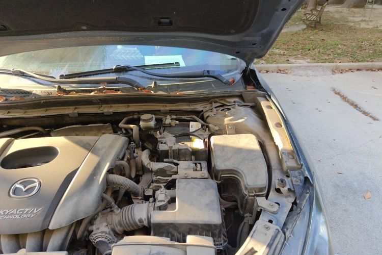 Used Mazda 3 Axela 2014 Sedan 1.5L Automatic Luxury Model Engine Bay Left