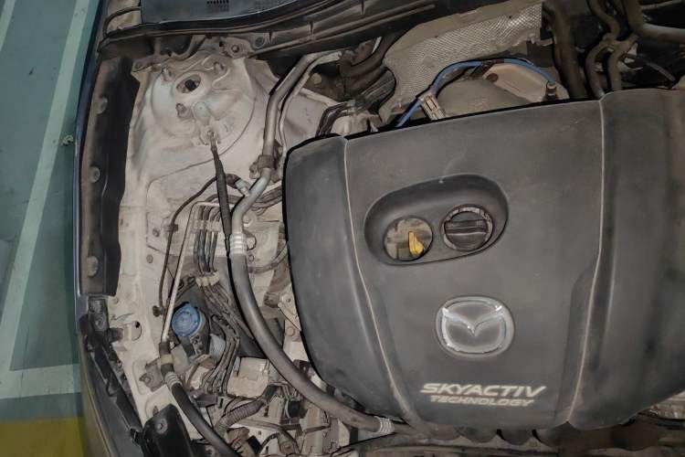Used Mazda 3 Axela 2014 Hatchback 1.5L Automatic Luxury Model Engine Bay Right