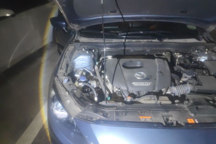 Used Mazda 3 Axela 2014 Sedan 1.5L Automatic Luxury Model Engine Bay Right