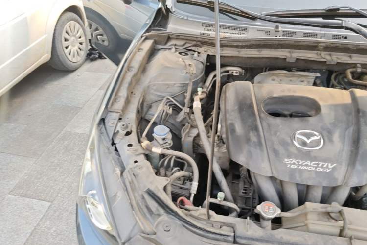 Used Mazda 3 Axela 2014 Sedan 1.5L Automatic Luxury Model Engine Bay Right