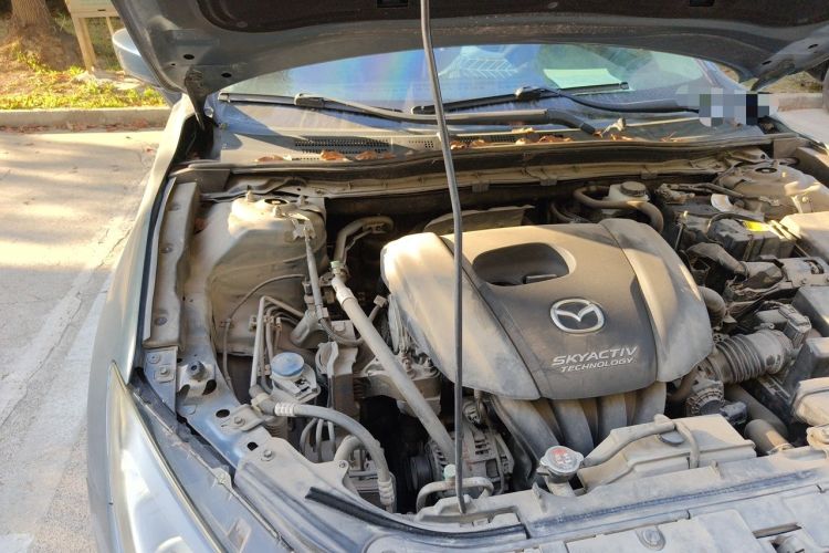Used Mazda 3 Axela 2014 Sedan 1.5L Automatic Luxury Model Engine Bay Right