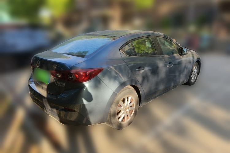 Used Mazda 3 Axela 2014 Sedan 1.5L Automatic Luxury Model Exterior 5