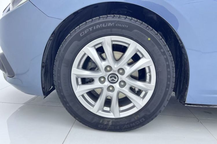 Used Mazda 3 Axela 2014 Sedan 1.5L Automatic Luxury Model Exterior 7