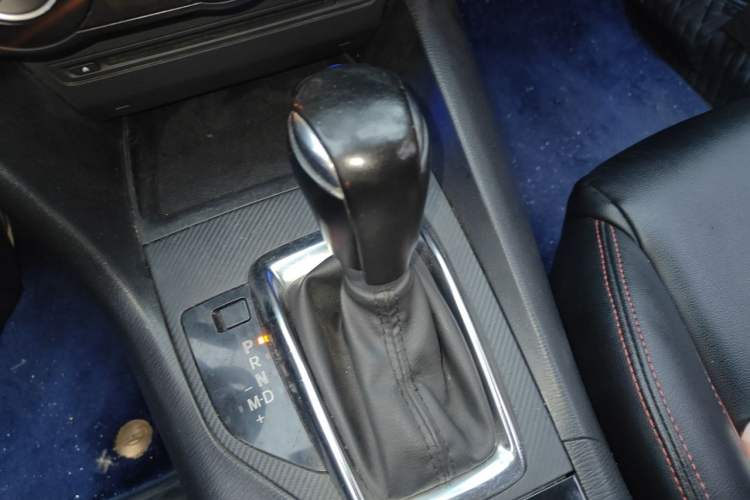 Used Mazda 3 Axela 2014 Sedan 1.5L Automatic Comfort Model Gear Lever