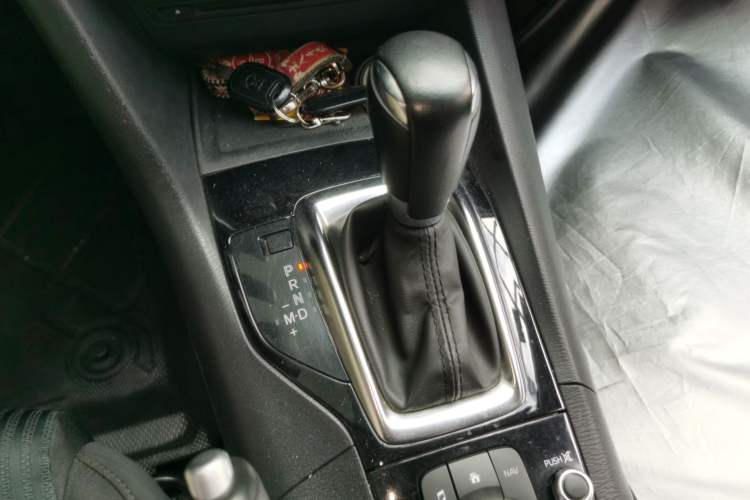 Used Mazda 3 Axela 2014 Hatchback 1.5L Automatic Luxury Model Gear Lever