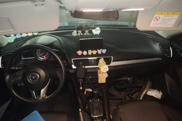 Used Mazda 3 Axela 2014 Sedan 1.5L Automatic Luxury Model Headliner