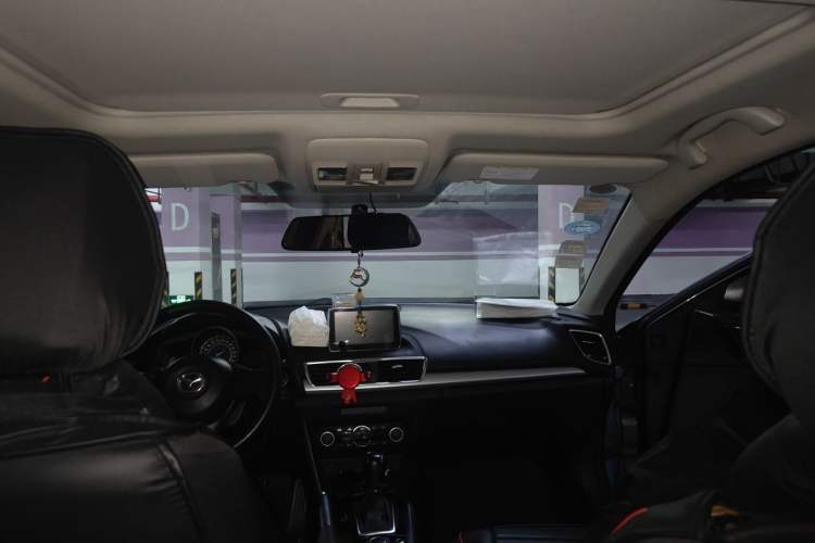 Used Mazda 3 Axela 2014 Sedan 1.5L Automatic Luxury Model Headliner