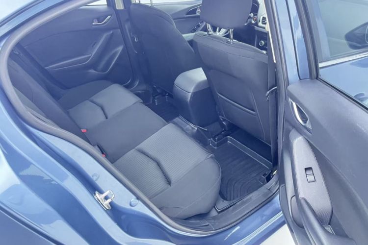 Used Mazda 3 Axela 2014 Sedan 1.5L Automatic Luxury Model Interior 6