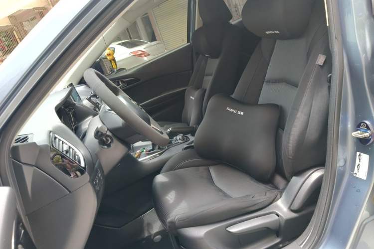 Used Mazda 3 Axela 2014 Sedan 1.5L Manual Comfort Model Left Front Seat