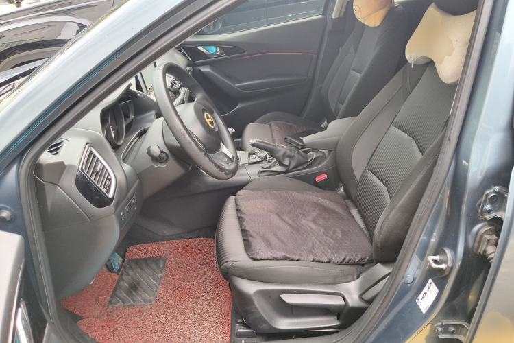 Used Mazda 3 Axela 2014 Hatchback 1.5L Manual Comfort Model Left Front Seat