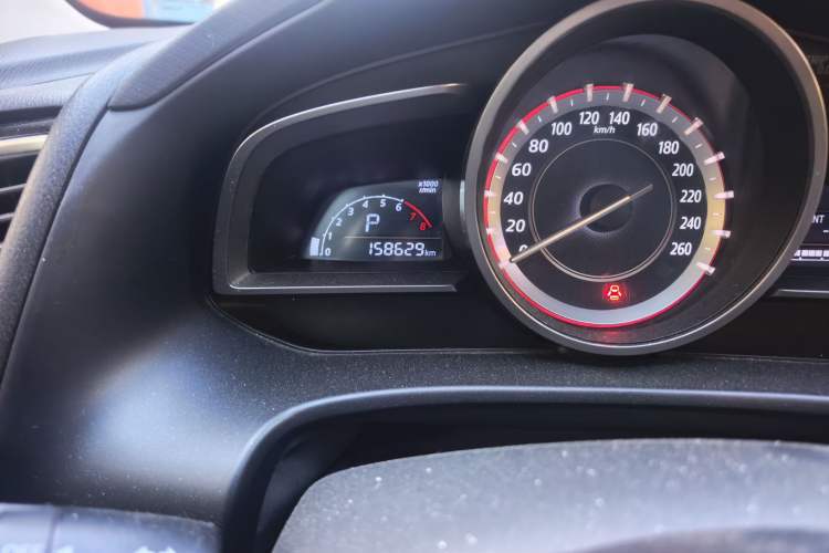 Used Mazda 3 Axela 2014 Sedan 1.5L Automatic Luxury Model Odometer Close Up