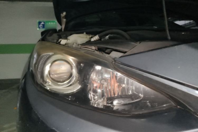 Used Mazda 3 Axela 2014 Hatchback 1.5L Automatic Luxury Model Right Front Headlight