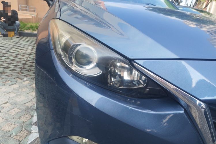 Used Mazda 3 Axela 2014 Sedan 2.0L Automatic Sport Model Right Front Headlight