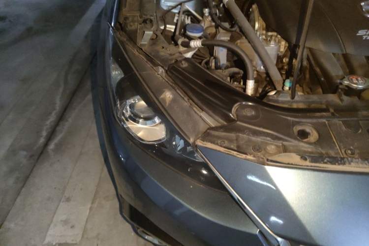 Used Mazda 3 Axela 2014 Sedan 1.5L Automatic Luxury Model Right Front Headlight