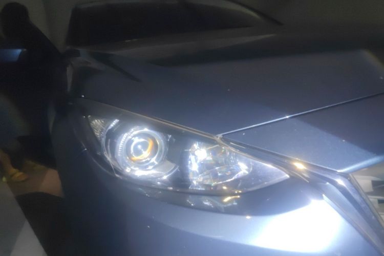 Used Mazda 3 Axela 2014 Sedan 1.5L Automatic Luxury Model Right Front Headlight