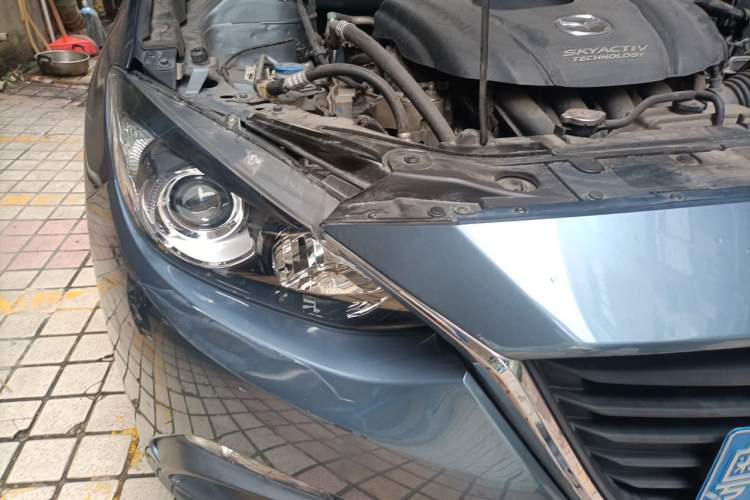 Used Mazda 3 Axela 2014 Sedan 1.5L Automatic Comfort Model Right Front Headlight