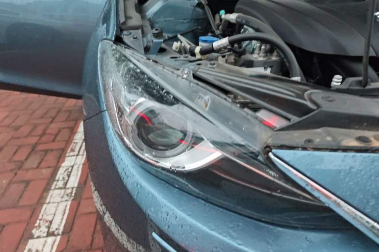 Used Mazda 3 Axela 2014 Hatchback 2.0L Automatic Flagship Model Right Front Headlight