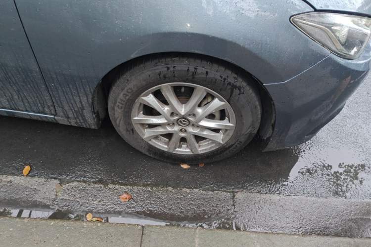 Used Mazda 3 Axela 2014 Sedan 1.5L Automatic Comfort Model Right Front Wheel Hub
