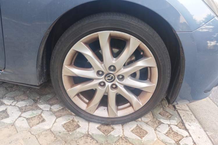Used Mazda 3 Axela 2014 Sedan 2.0L Automatic Sport Model Right Front Wheel Hub