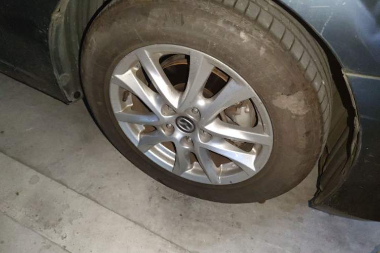 Used Mazda 3 Axela 2014 Sedan 1.5L Automatic Luxury Model Right Front Wheel Hub