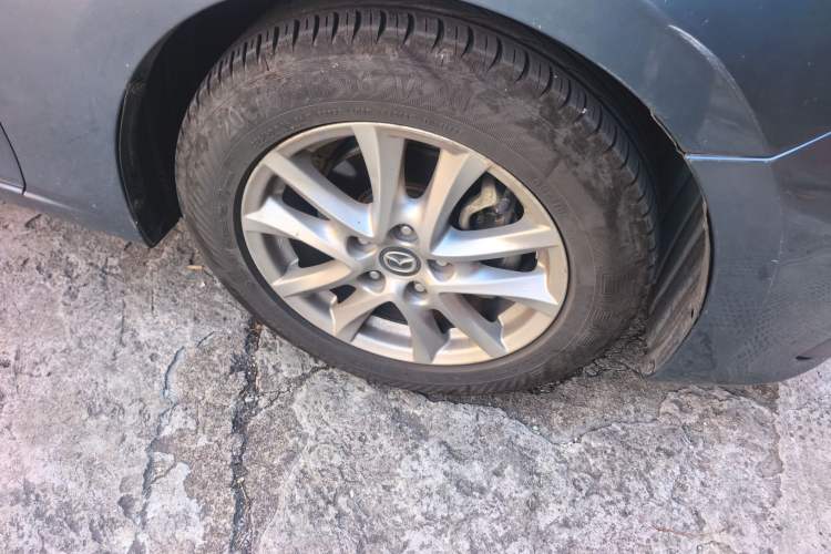 Used Mazda 3 Axela 2014 Sedan 1.5L Automatic Luxury Model Right Front Wheel Hub