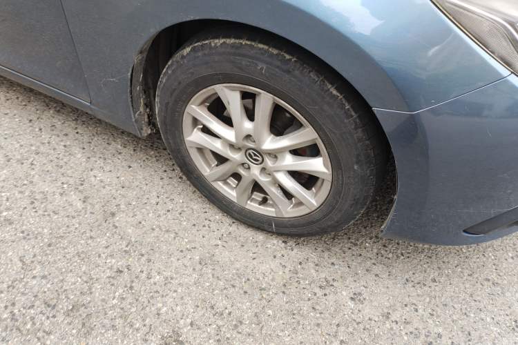 Used Mazda 3 Axela 2014 Sedan 1.5L Automatic Comfort Model Right Front Wheel Hub