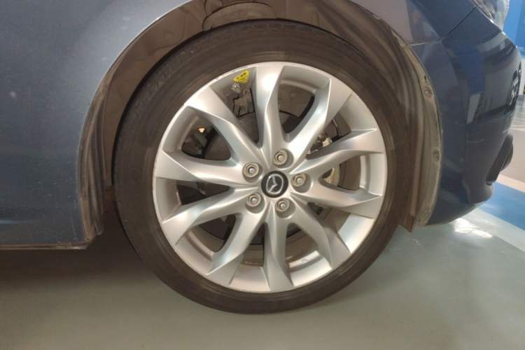 Used Mazda 3 Axela 2014 Sedan 2.0L Automatic Sport Model Right Front Wheel Hub