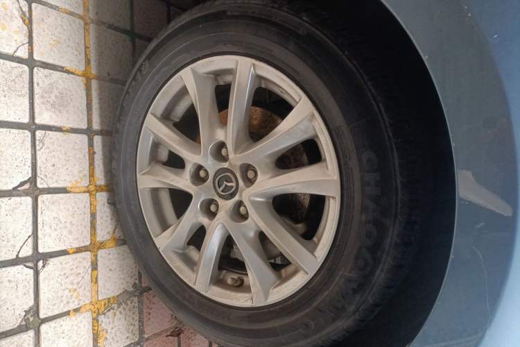 Used Mazda 3 Axela 2014 Sedan 1.5L Automatic Comfort Model Right Front Wheel Hub