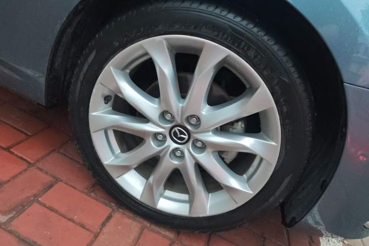 Used Mazda 3 Axela 2014 Hatchback 2.0L Automatic Flagship Model Right Front Wheel Hub