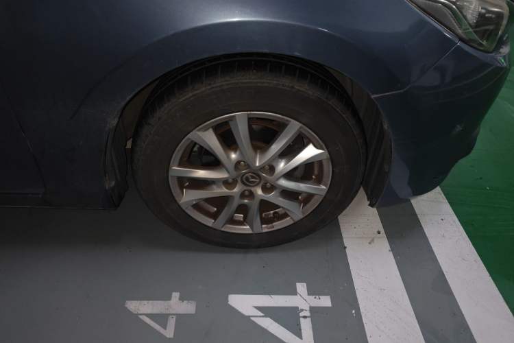 Used Mazda 3 Axela 2014 Sedan 1.5L Automatic Luxury Model Right Front Wheel Hub