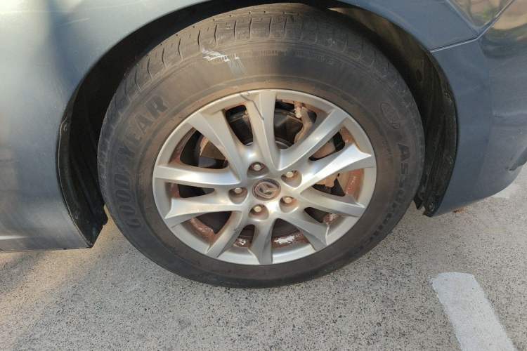 Used Mazda 3 Axela 2014 Sedan 1.5L Automatic Luxury Model Right Front Wheel Hub
