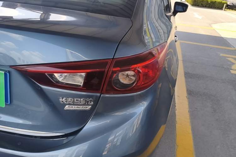Used Mazda 3 Axela 2014 Sedan 2.0L Automatic Flagship Model Right Rear Taillight
