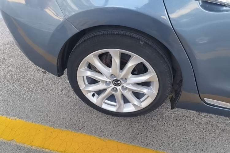Used Mazda 3 Axela 2014 Sedan 2.0L Automatic Flagship Model Right Rear Wheel Hub