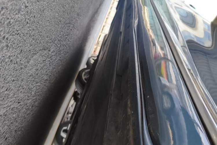 Used Mazda 3 Axela 2014 Sedan 2.0L Automatic Flagship Model Right Side Sill