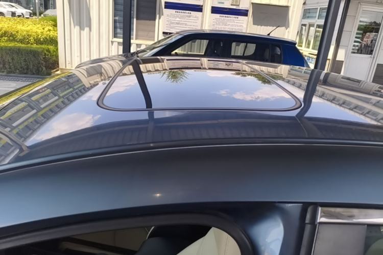 Used Mazda 3 Axela 2014 Sedan 2.0L Automatic Flagship Model Roof