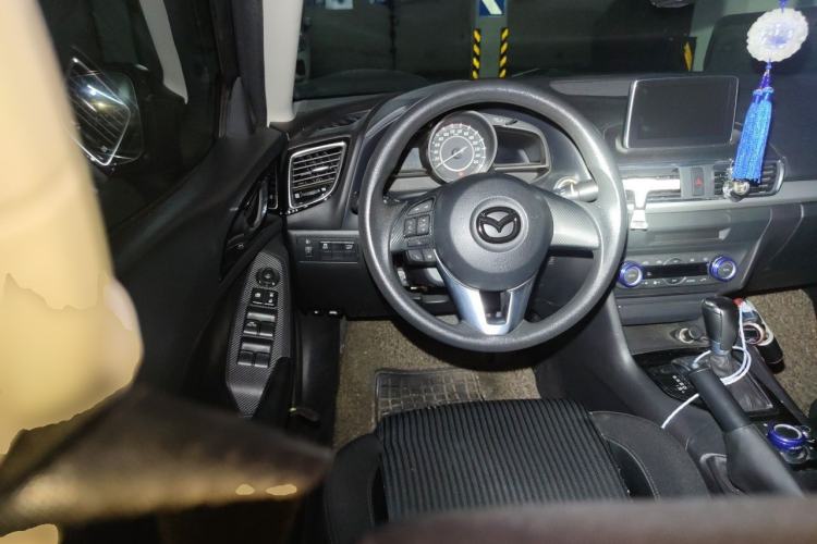 Used Mazda 3 Axela 2014 Sedan 1.5L Automatic Luxury Model Steering Wheel
