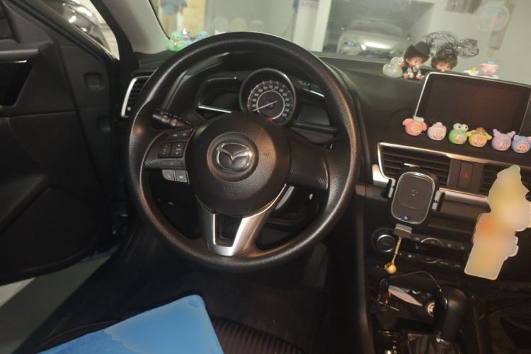 Used Mazda 3 Axela 2014 Sedan 1.5L Automatic Luxury Model Steering Wheel